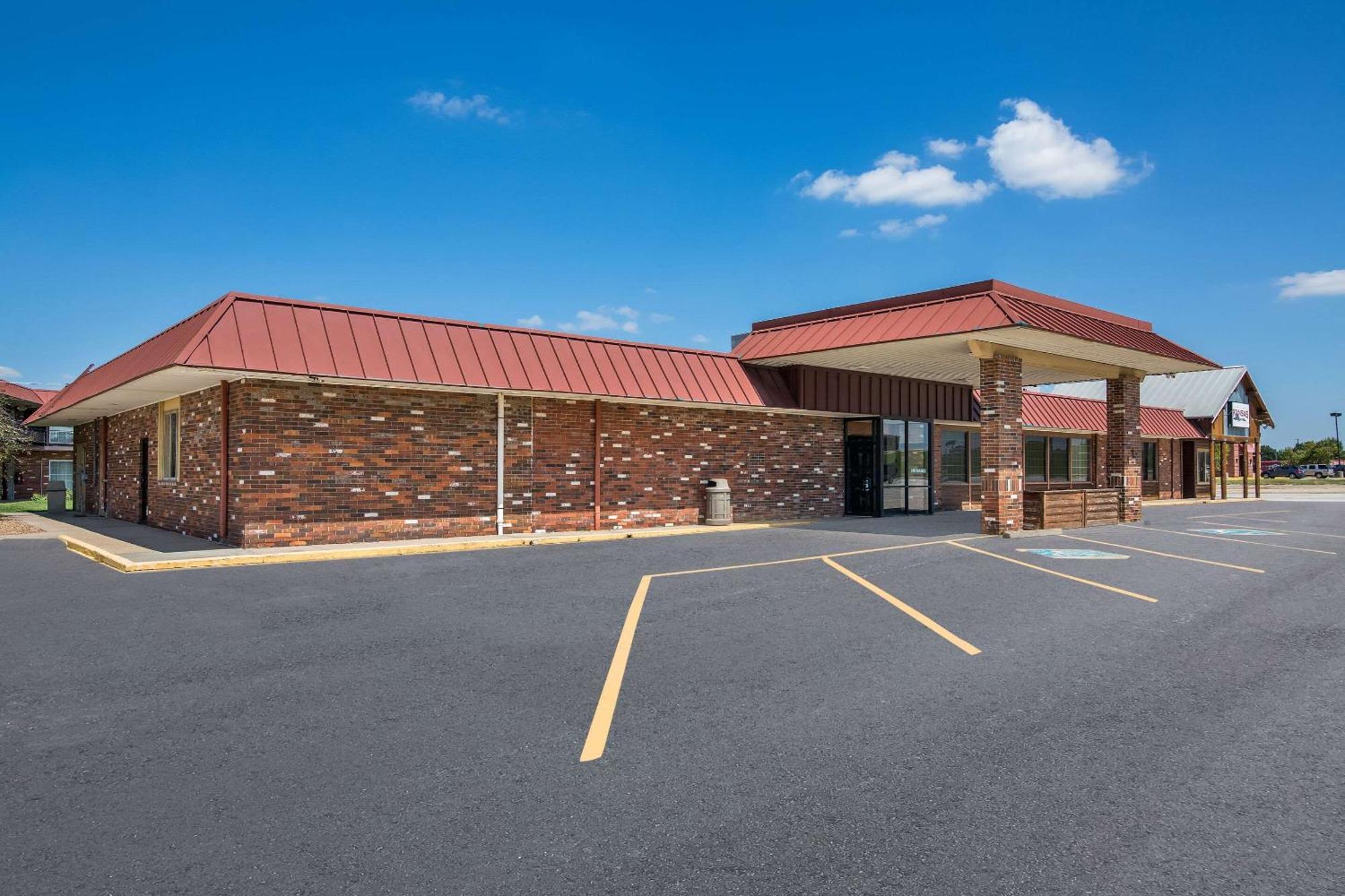 Rodeway Inn McPherson Dış mekan fotoğraf