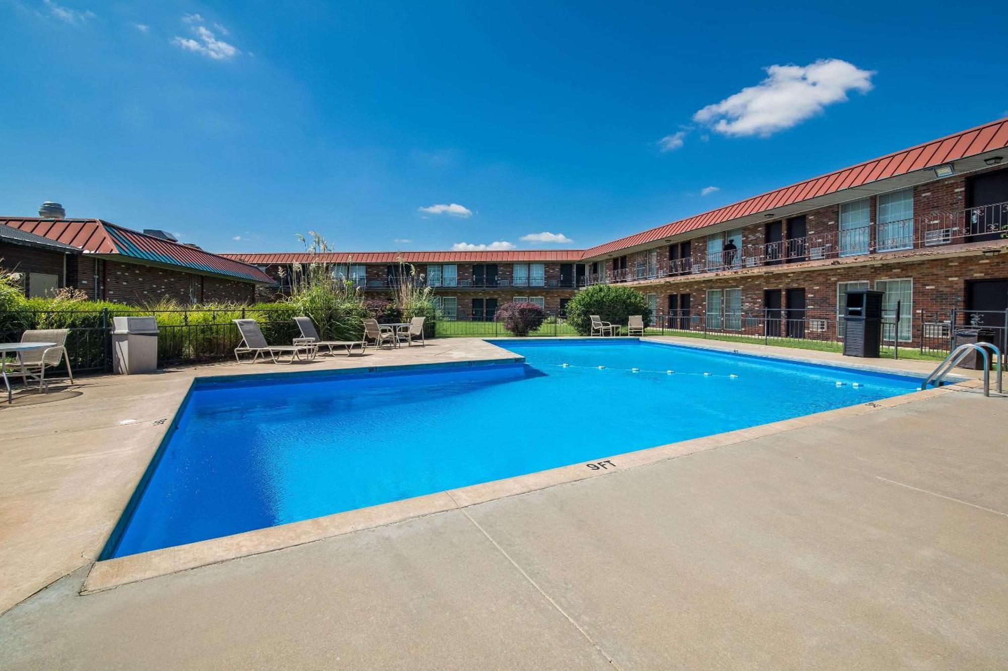 Rodeway Inn McPherson Dış mekan fotoğraf