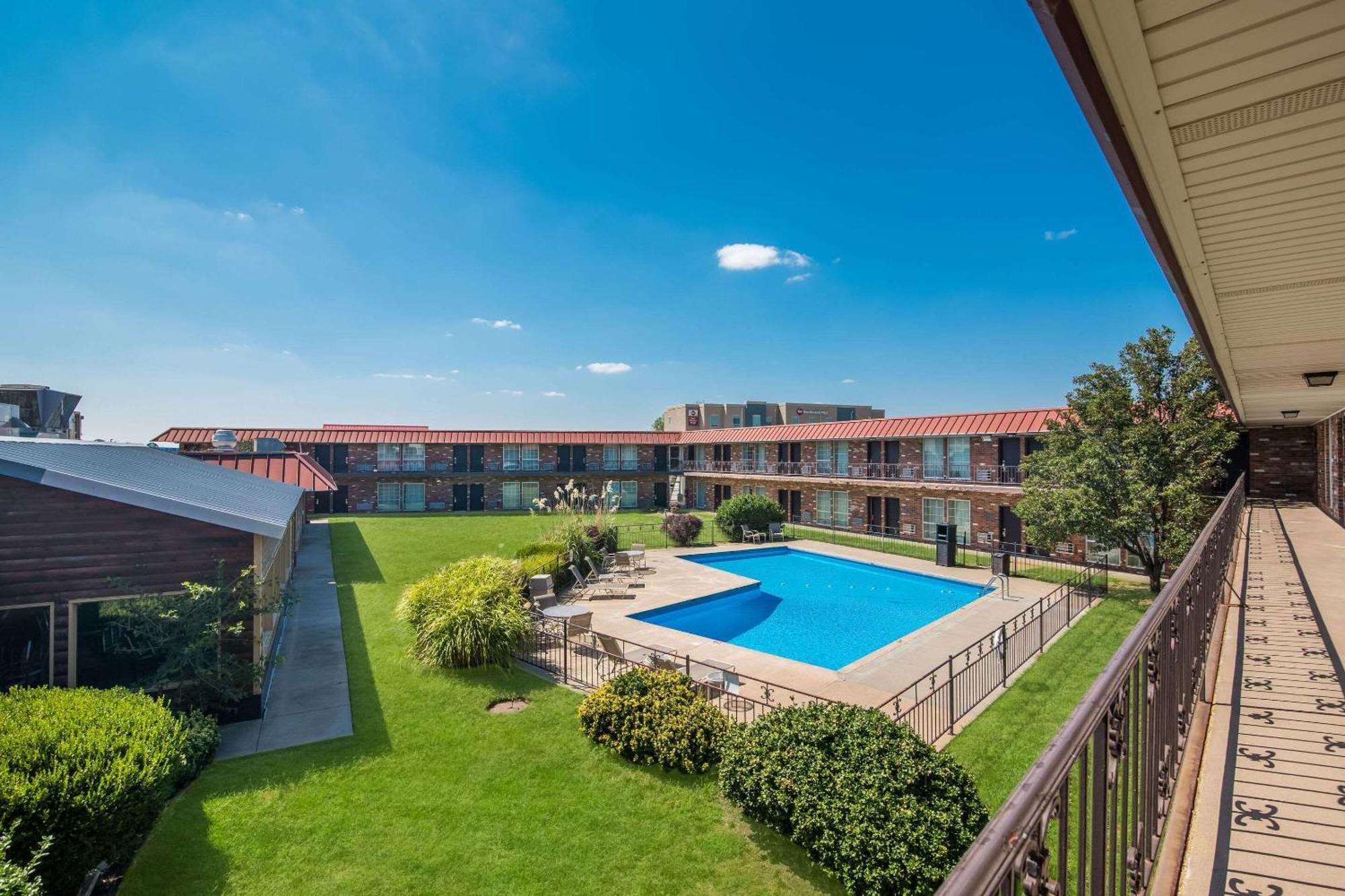 Rodeway Inn McPherson Dış mekan fotoğraf
