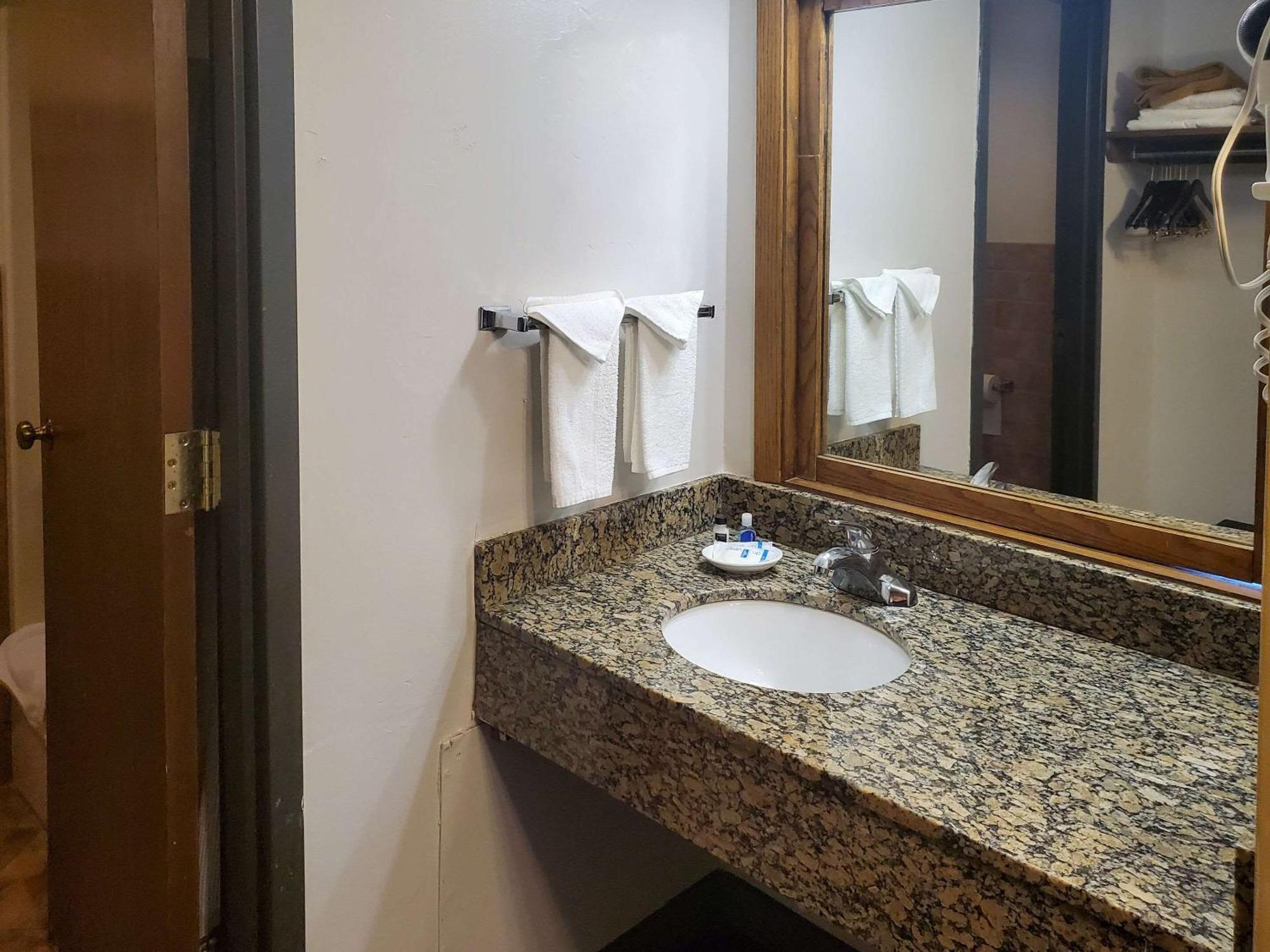 Rodeway Inn McPherson Dış mekan fotoğraf