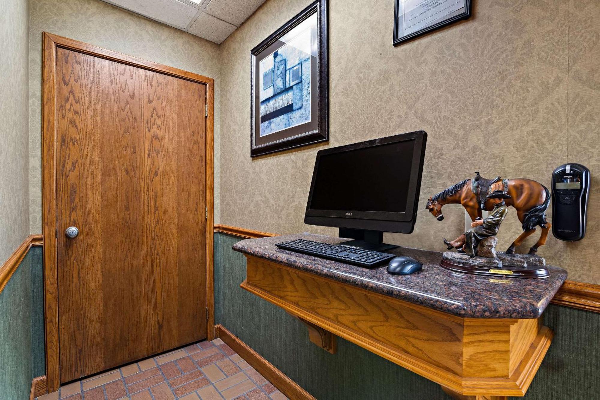 Rodeway Inn McPherson Dış mekan fotoğraf